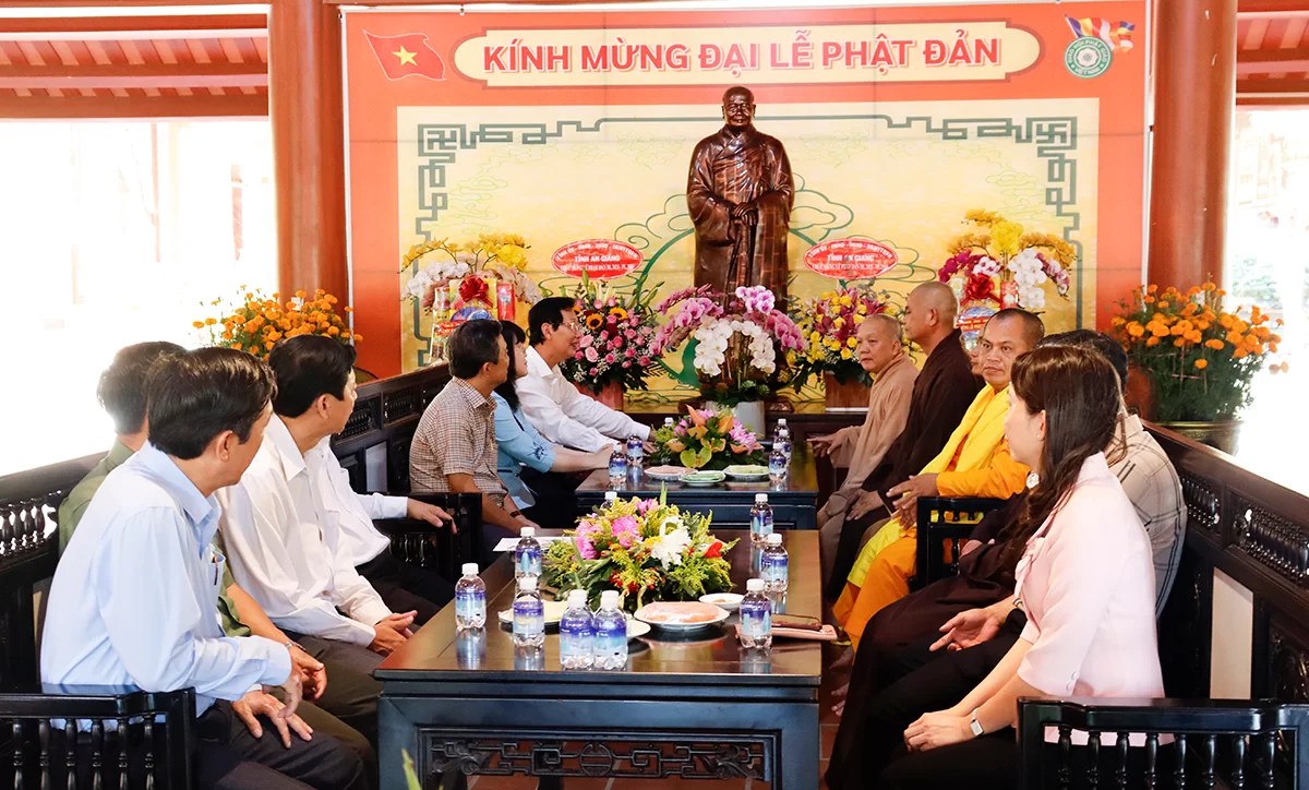 Về Thiền viện Trúc Lâm An Giang mùa Phật đản 2025: Lãnh đạo tỉnh thăm hỏi, gửi gắm niềm tin an lành